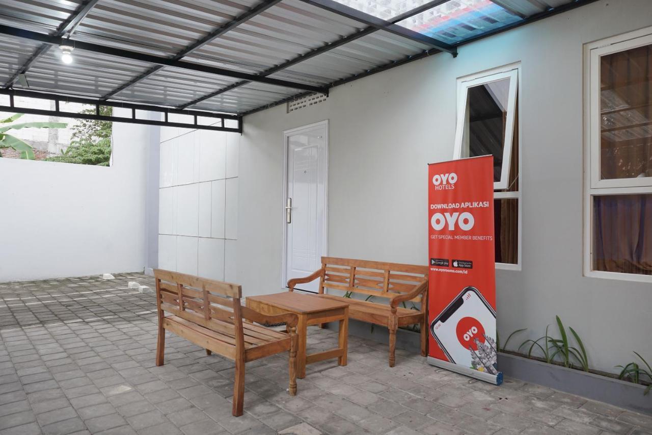 Super Oyo 90033 Dehome Family Melati Eksteriør billede